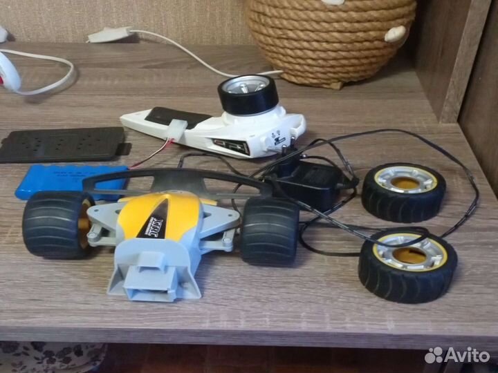 Машина на пульте управления большая