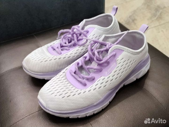 Продаю кроссовки