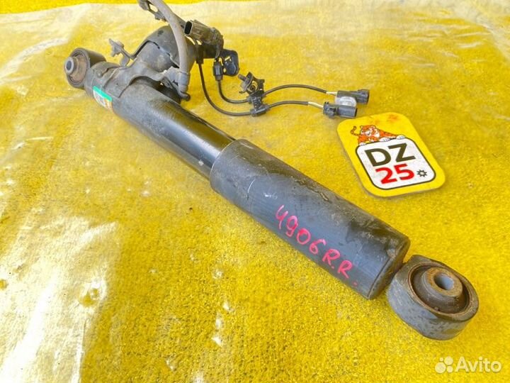 Амортизатор задний правый Lexus