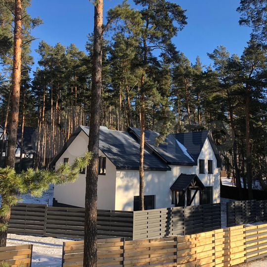 Коттедж 300 м² на участке 16 сот.