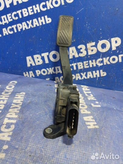 Педаль газа Ford Fiesta 6 купе 2008