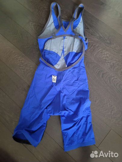 Гидрокостюм женский для плавания Арена 32