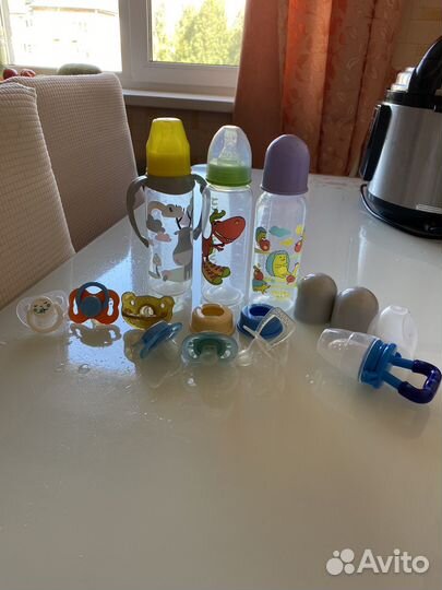 Бутылочки,пустышки,и поильник,ниблер