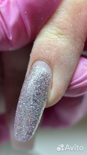 Модель на маникюр