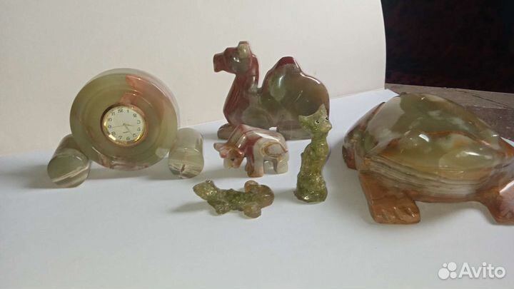 Фигурки лягушка(жаба), верблюд и часы из оникса