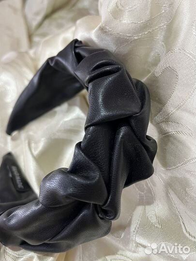 Ободок для волос черный