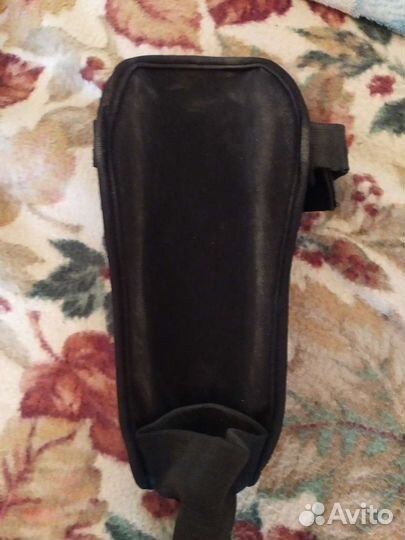 Щитки футбольные