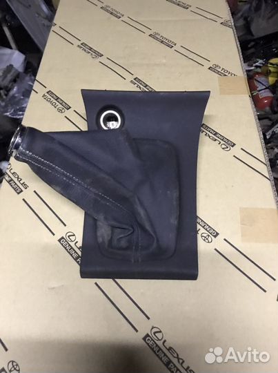 Консоль Toyota Corolla E120 2001-2007