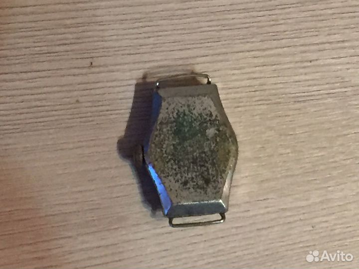 Часы наручные (сломаные)