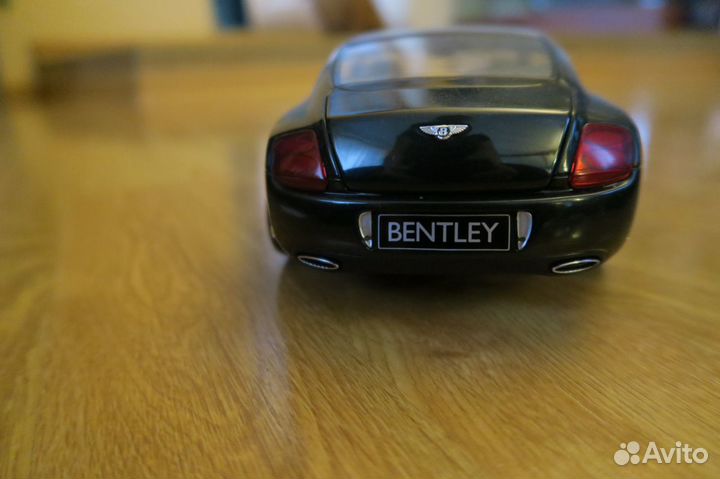 Minichamps 1:18 Bentley Continental GT