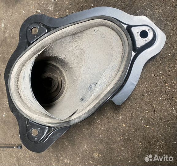 Пыльник колонки рулевой Nissan Almera N16 2000-200