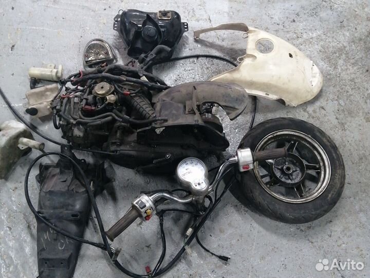 Двигатель от скутера Ямаха в сборе с навесным и тд