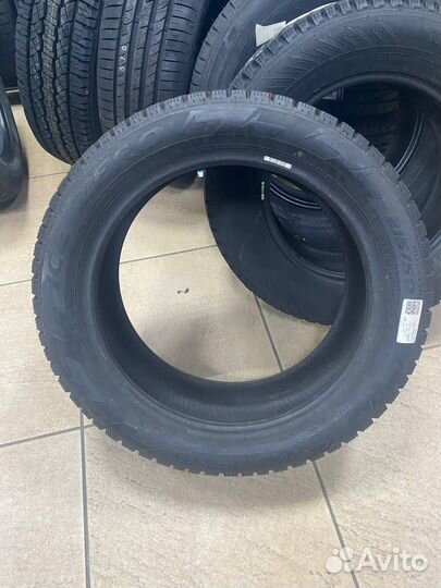 Pirelli Winter Ice Zero 215/50 R17 95T