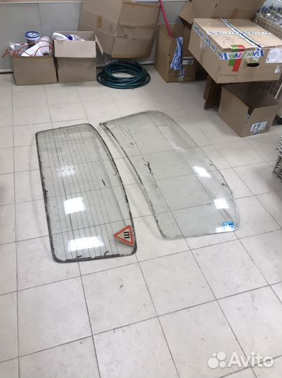 Стекло заднее газ 24