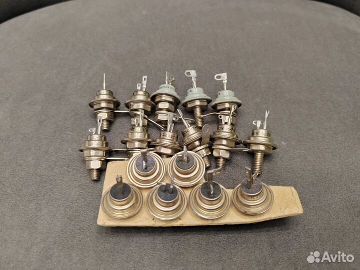 Тиристоры ку202 ку201и одним лотом СССР не паянные