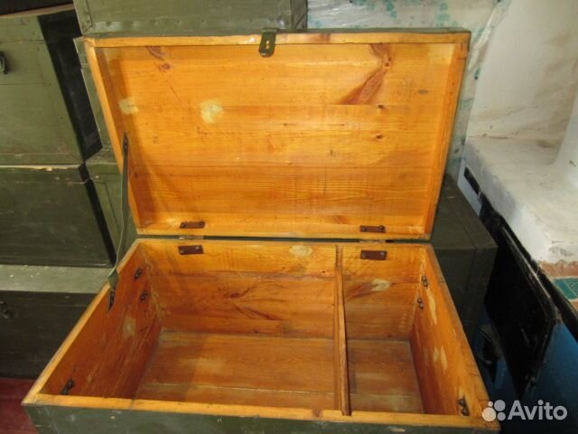 Ящик деревянный по углам оббитый железом