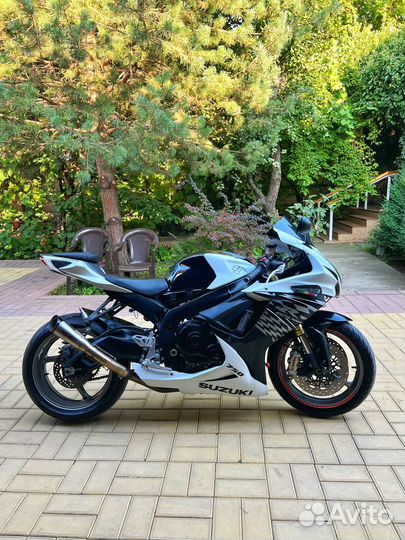 Suzuki GSX-R 750