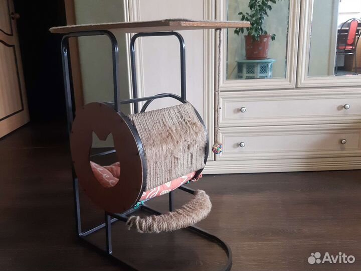 Когтеточка с домиком