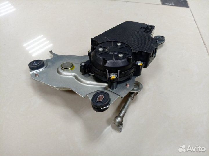 Электропривод крышки багажника Lexus Ls460 USF40