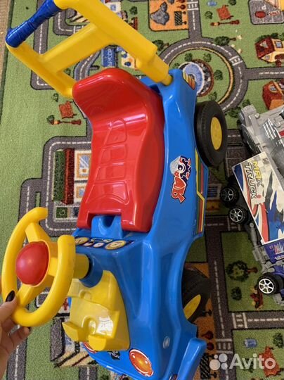 Каталка детская +танк и машинки