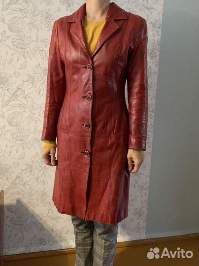 Кожаный плащ женский 42 красный