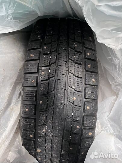 Dunlop SP Winter Ice 01 235/65 R17