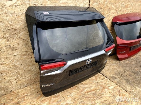 Тойота Рав 4 50 крышка багажника