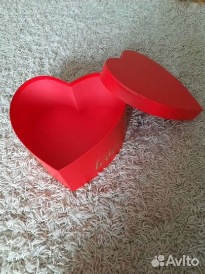 Подарочная коробка упаковка