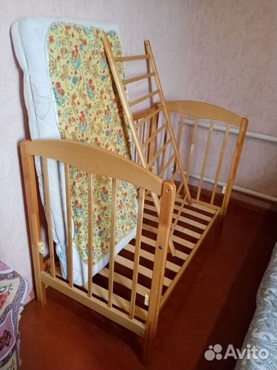 Детская кроватка