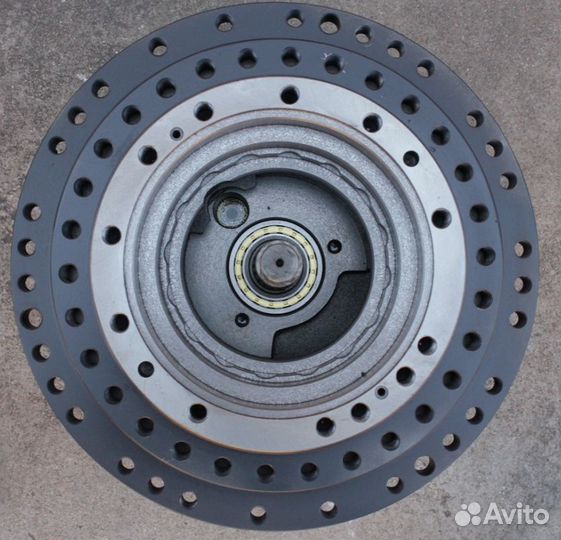 Редуктор без г/мотора на Hyundai R260lс-9S