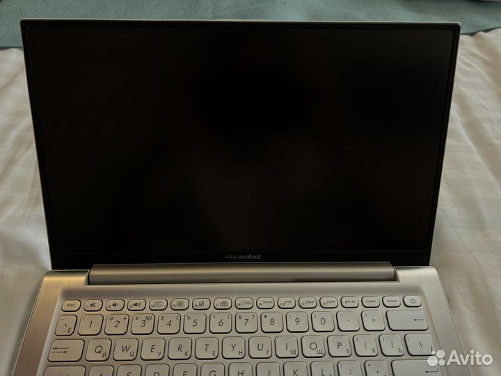Asus vivobook S330U