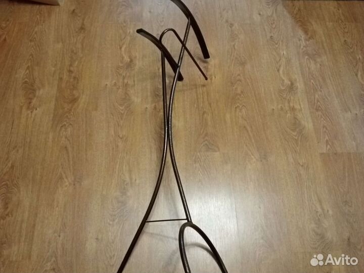 Вешалка напольная металлическая