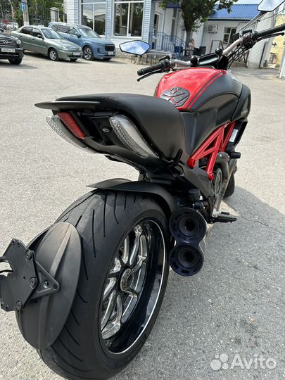 Ducati Diavel Carbon