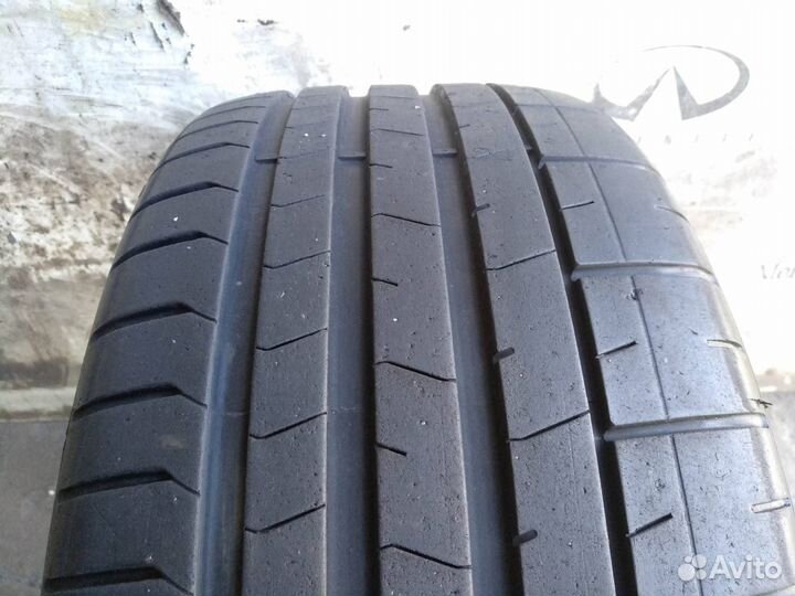 Pirelli P Zero PZ4 245/30 R20 90Y