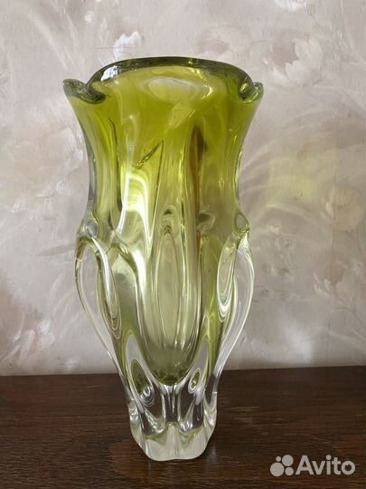 Большая хрустальная ваза для цветов