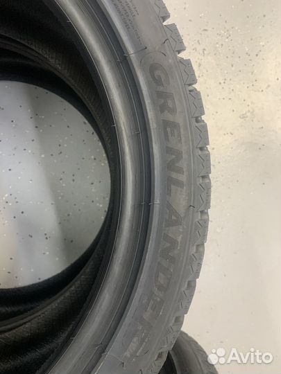 Grenlander Icedefensor Stud II 215/45 R17 91T