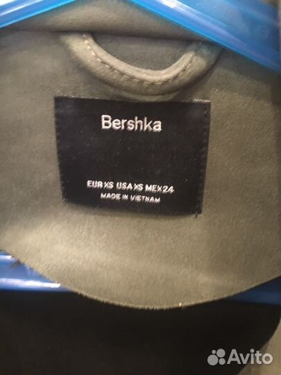 Куртка женская Bershka