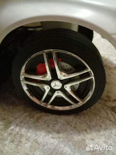 Машинка толокар с ручкой mercedes