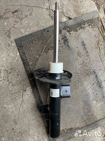 Стойка правая передняя форд