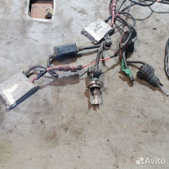 Ксенон комплект снят с Ауди А4Б5