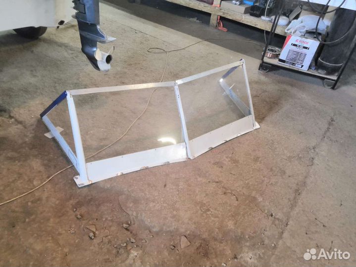 Ветровое стекло на лодку