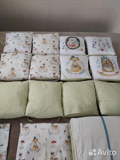 Комплект постельного белья и бортики в кроватку