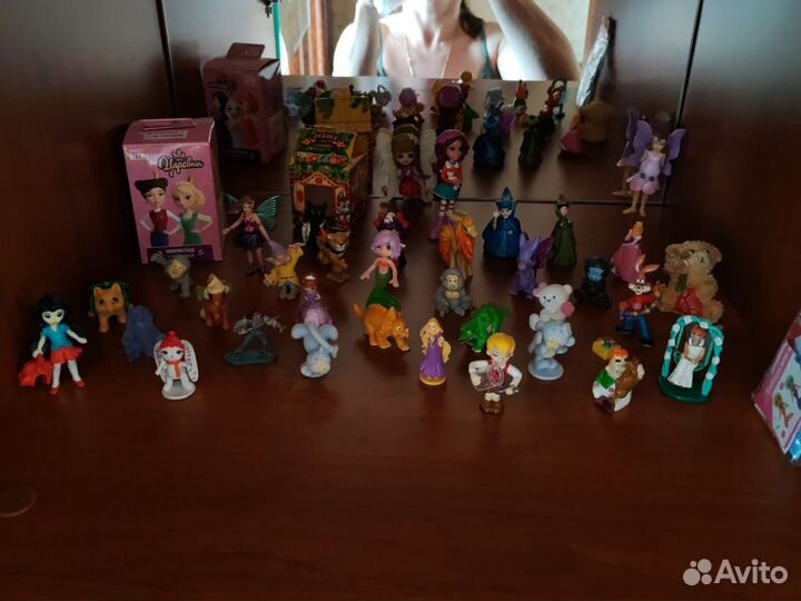 Игрушки из киндера и ландрин