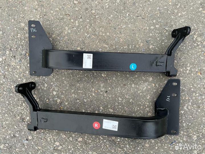 Кронштейн крепления бампера R 2803650-13C/B (2 от
