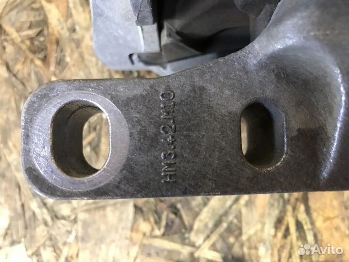 Кронштейн двигателя Volkswagen Jetta 6 седан 1