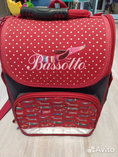 Рюкзак для девочки в школу