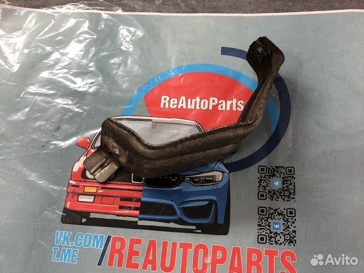 Держатель теплоизоляции топливного бака левый бмв