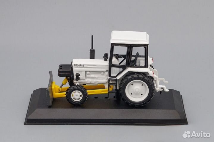 Модель трактора