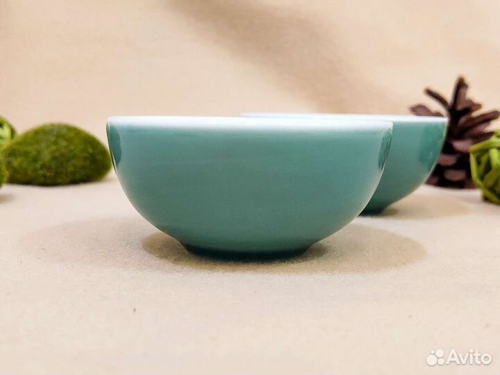 Яркая пиала из фарфора