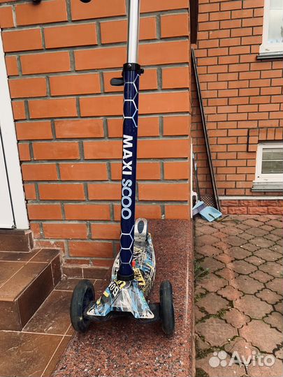 Самокат Maxi